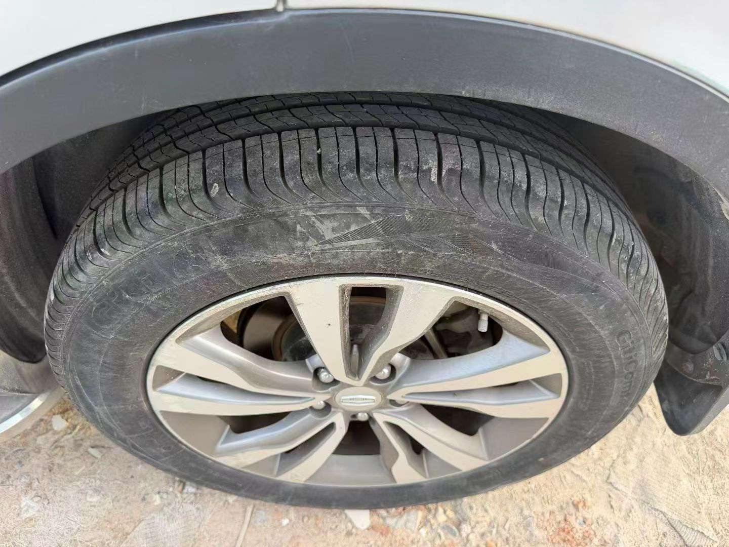 Geely Boyue 1.8T AWD Automatic with Sunroof 6