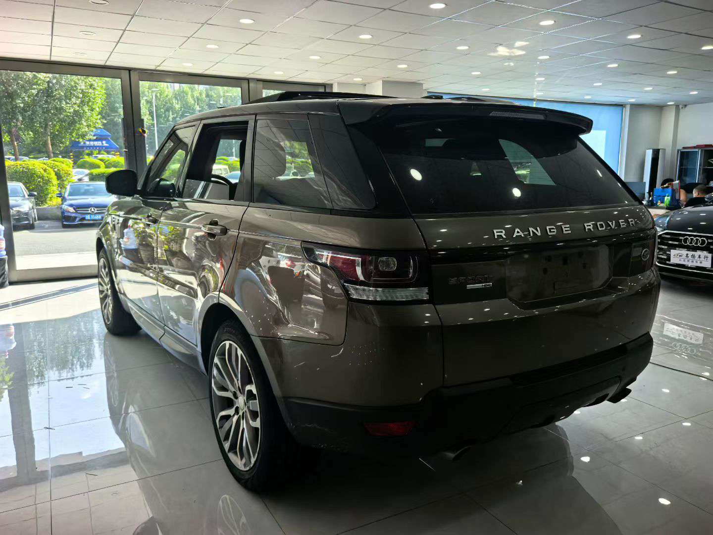 Land Rover Range Rover Sport 8