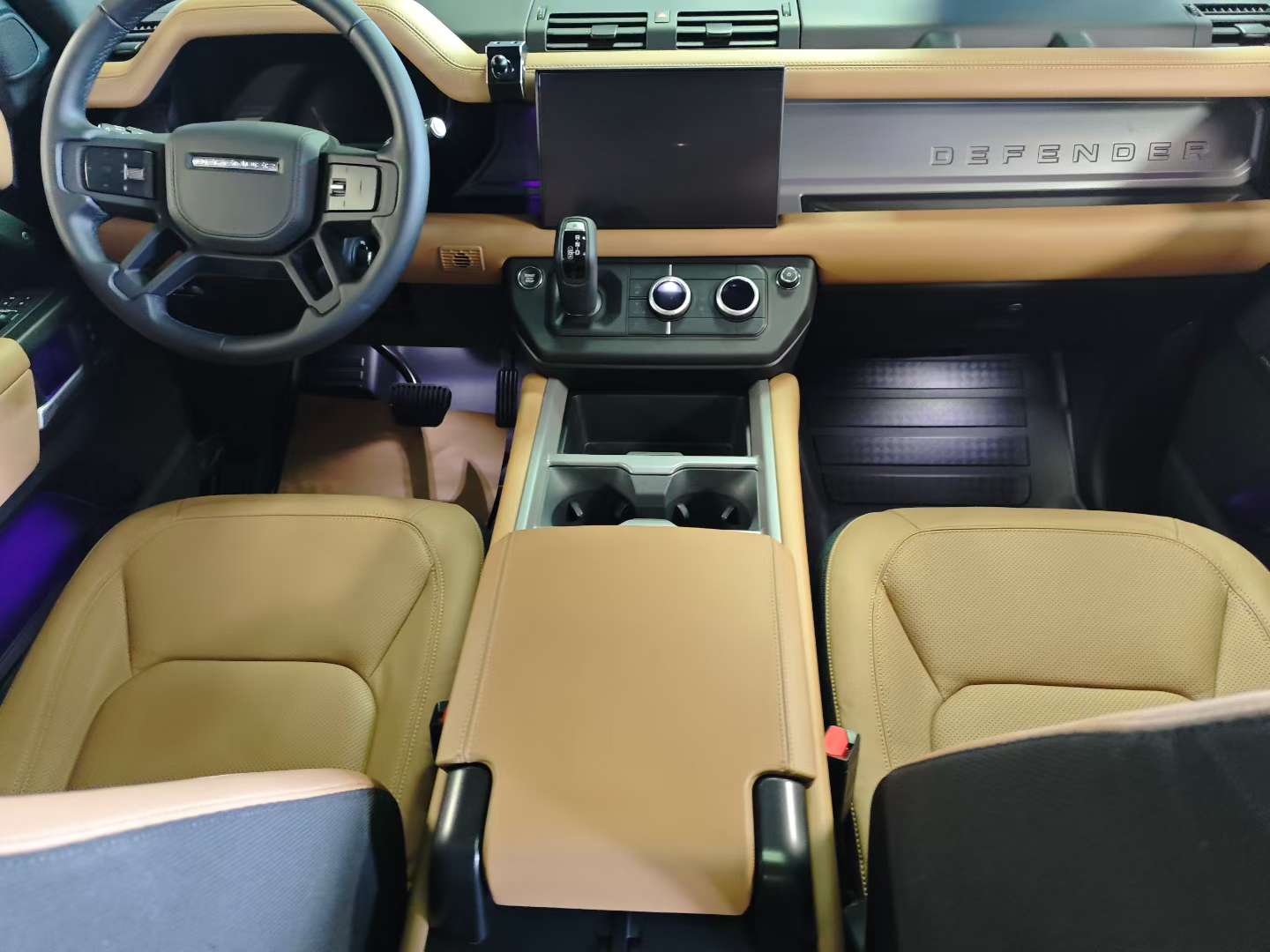 Land Rover Defender 2