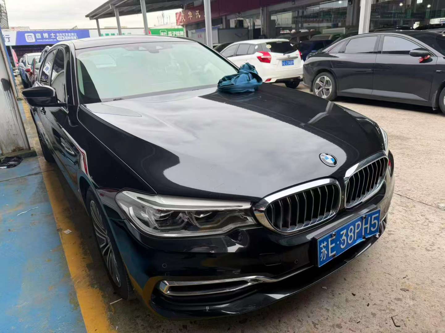 BMW 5 Series 530 Luxury 2