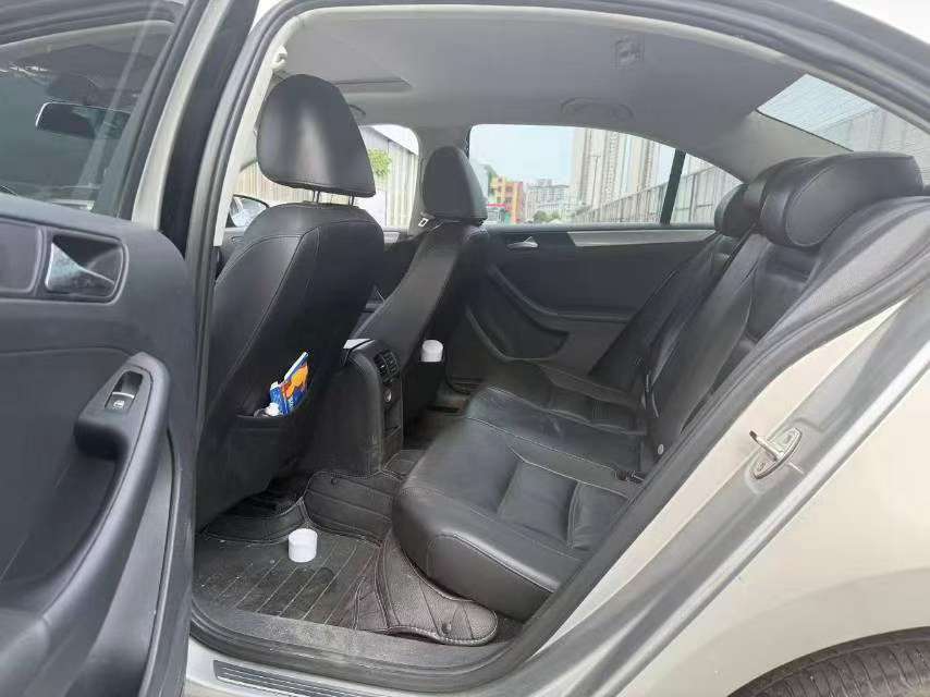 Volkswagen Sagitar 1.6L Comfort Edition with Sunroof 7