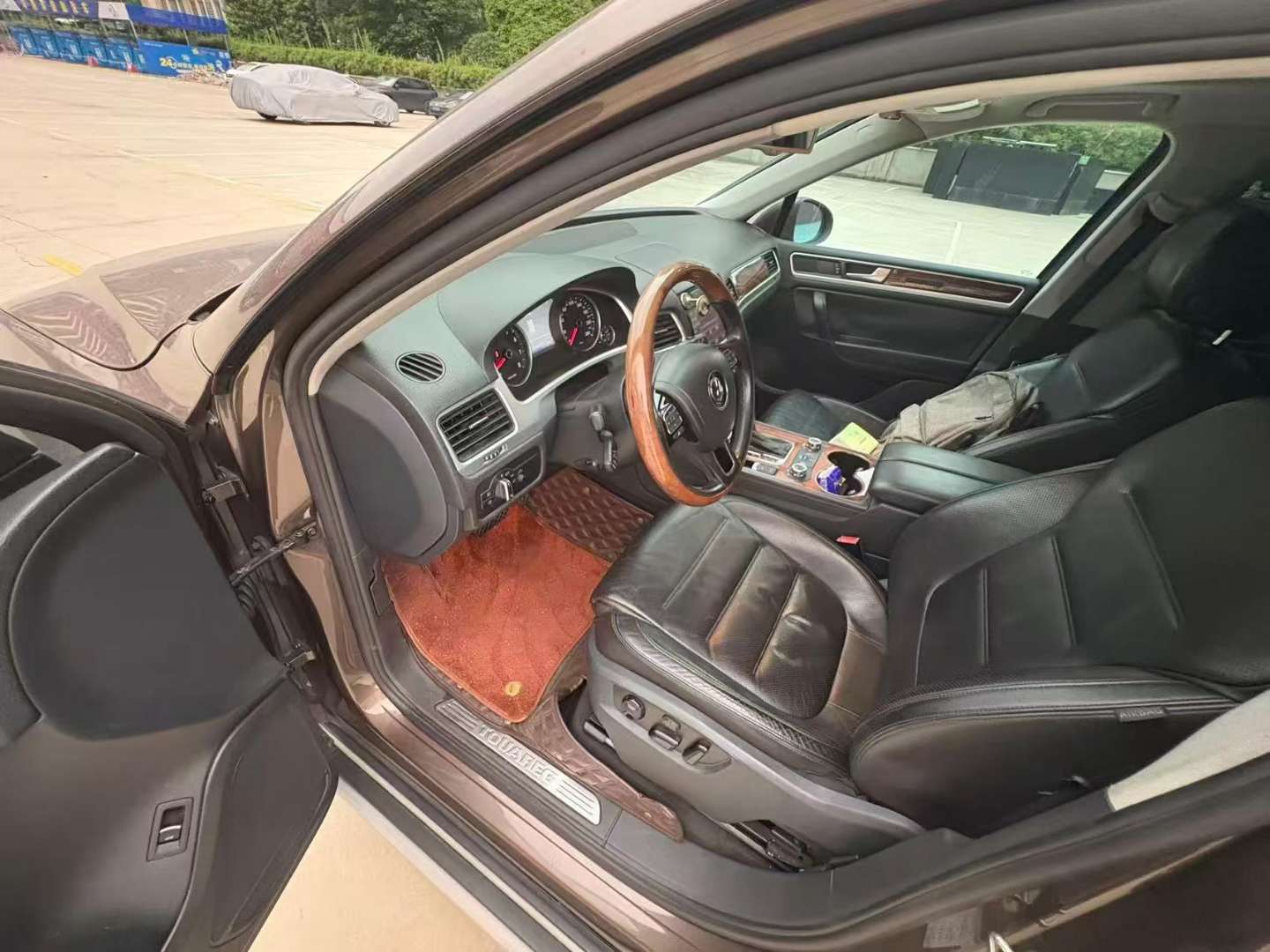 Volkswagen Touareg Luxury Edition 5