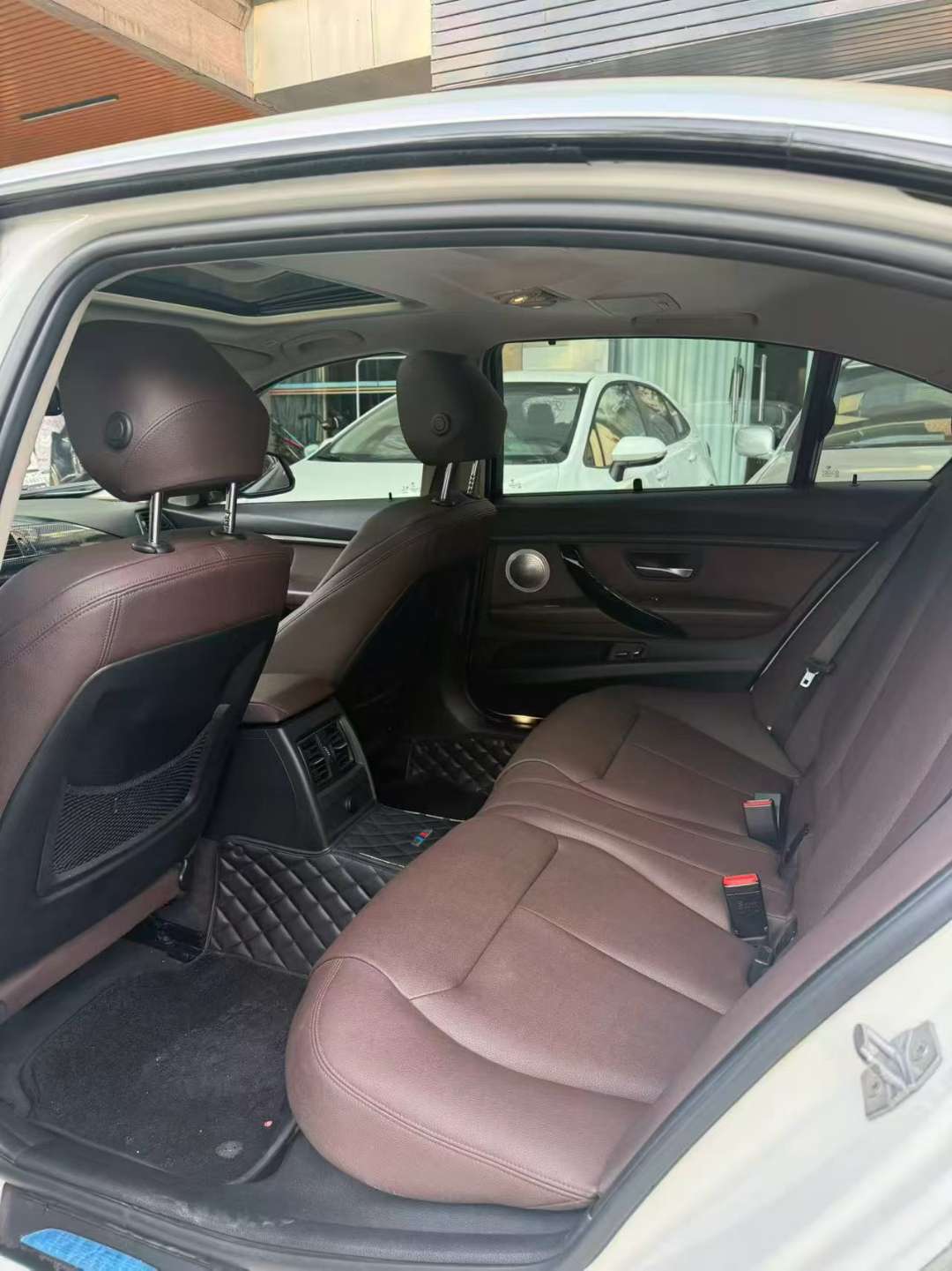 BMW 3 Series 320Li 2.0T Rear-Wheel Drive 3