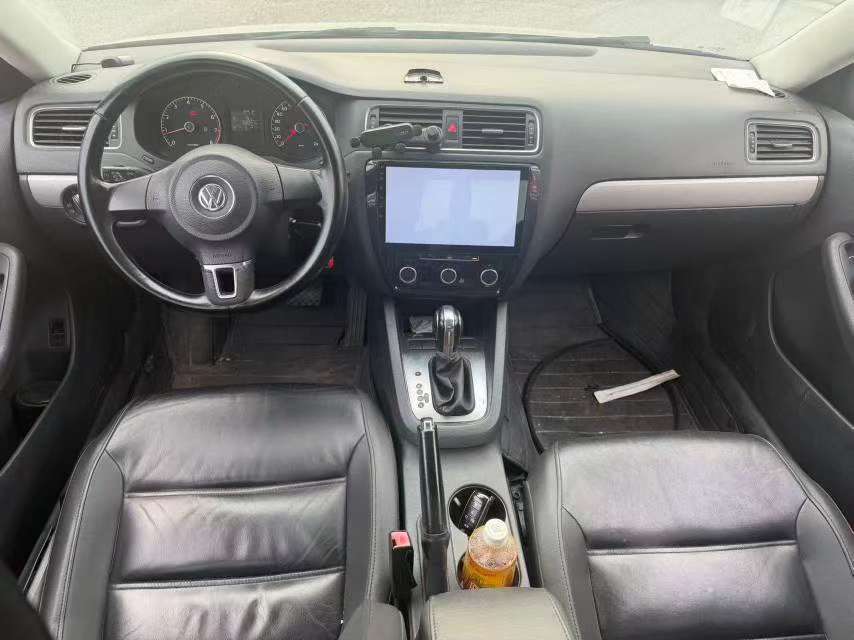 Volkswagen Sagitar 1.6L Comfort Edition with Sunroof 6