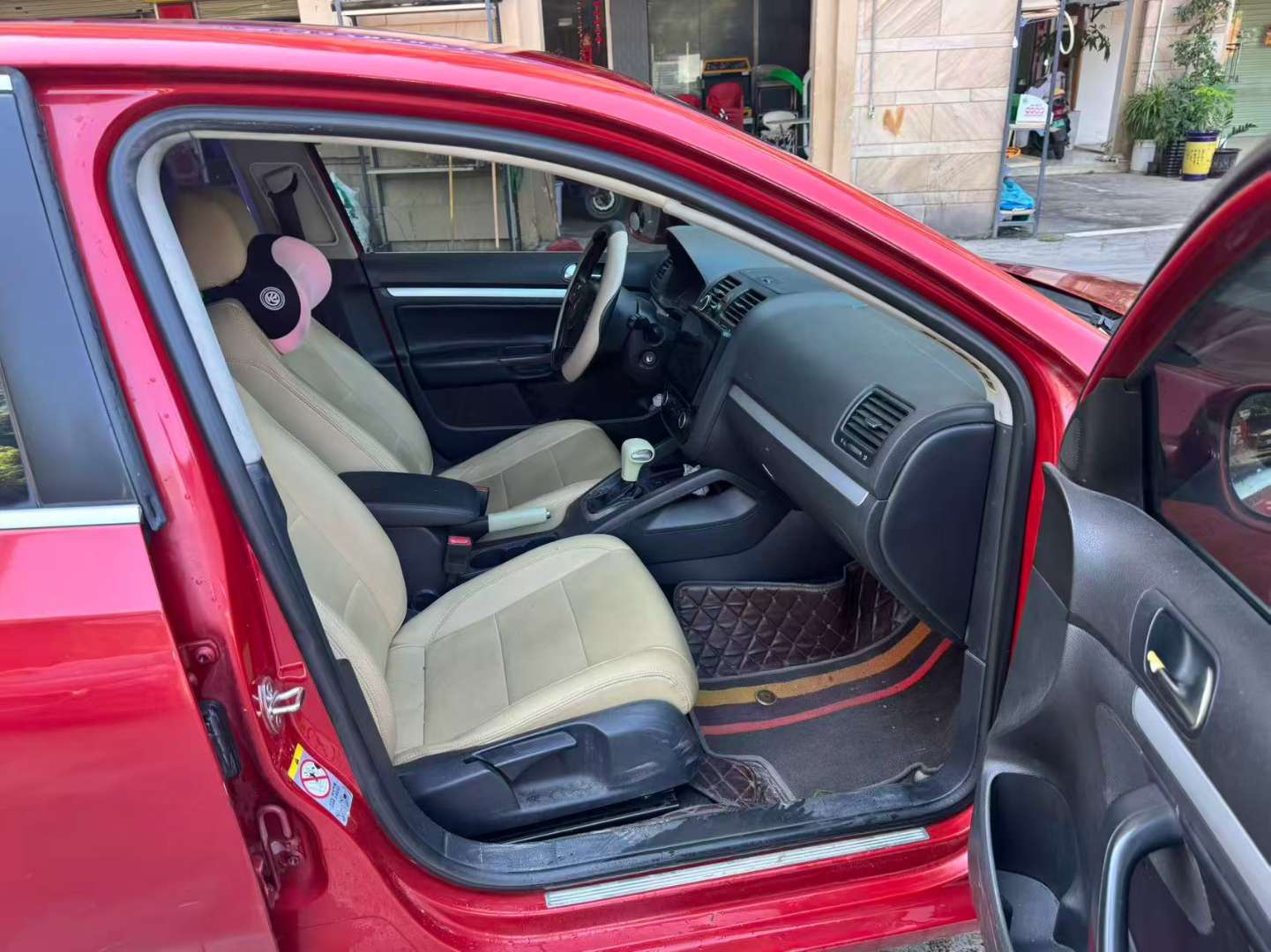 Volkswagen Sagitar 1.4T Automatic Sunroof Navigation 5