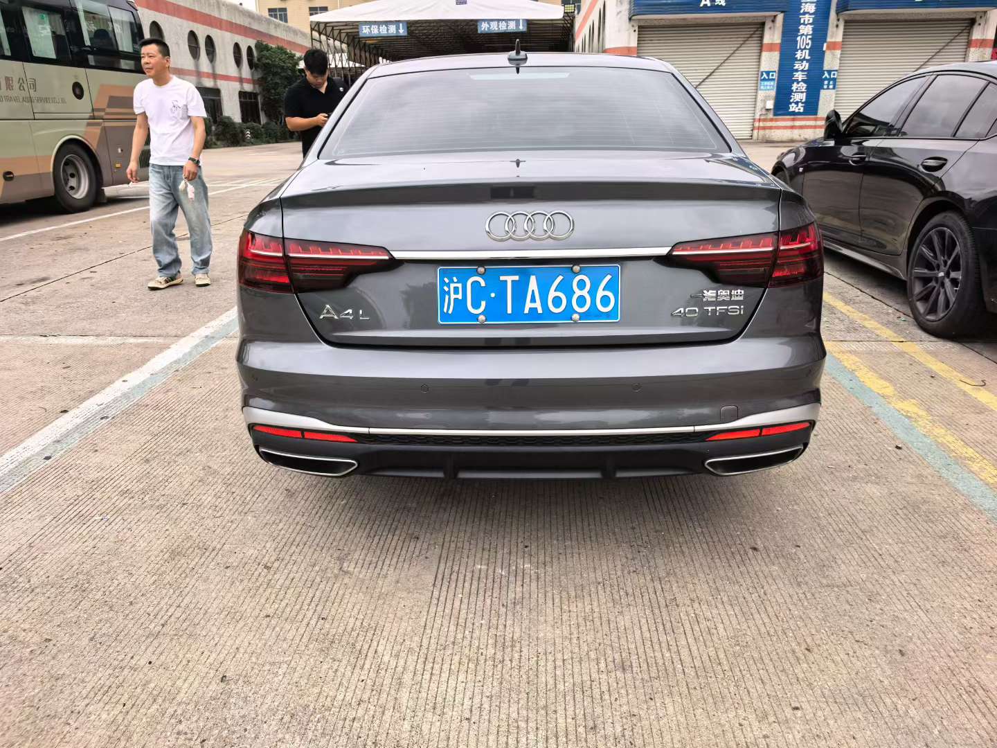 Audi A4L 40 Luxury Dynamic 6