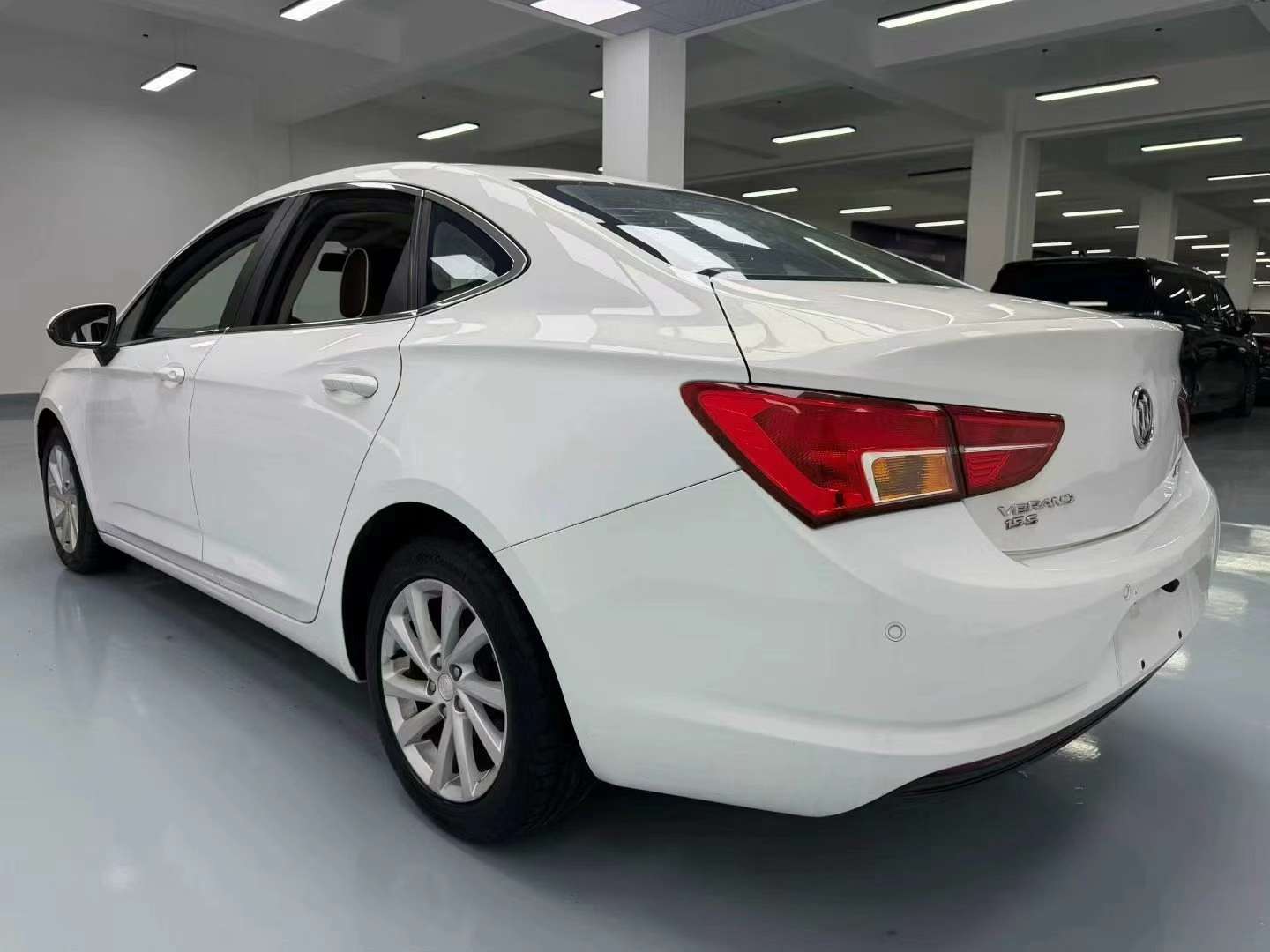 Buick Verano 6