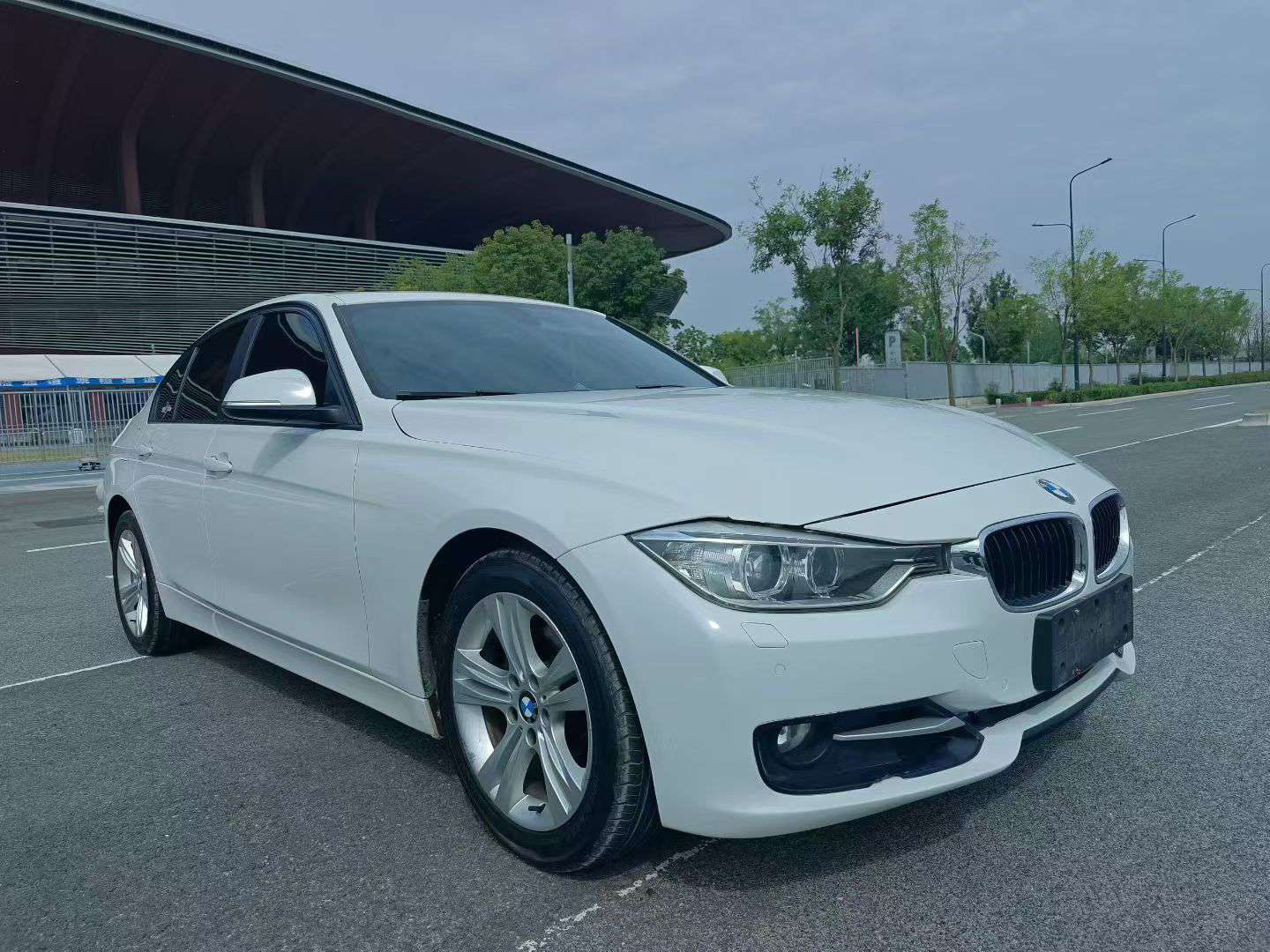 BMW 3 Series 2014 320i M Sport 2.0T 3