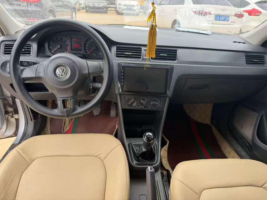Volkswagen Santana 7