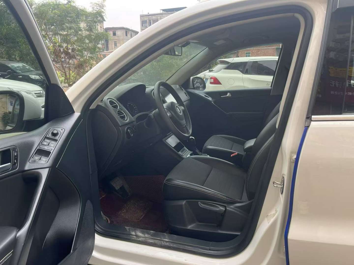 Volkswagen Tiguan 1.8T Automatic Fashion Edition 8