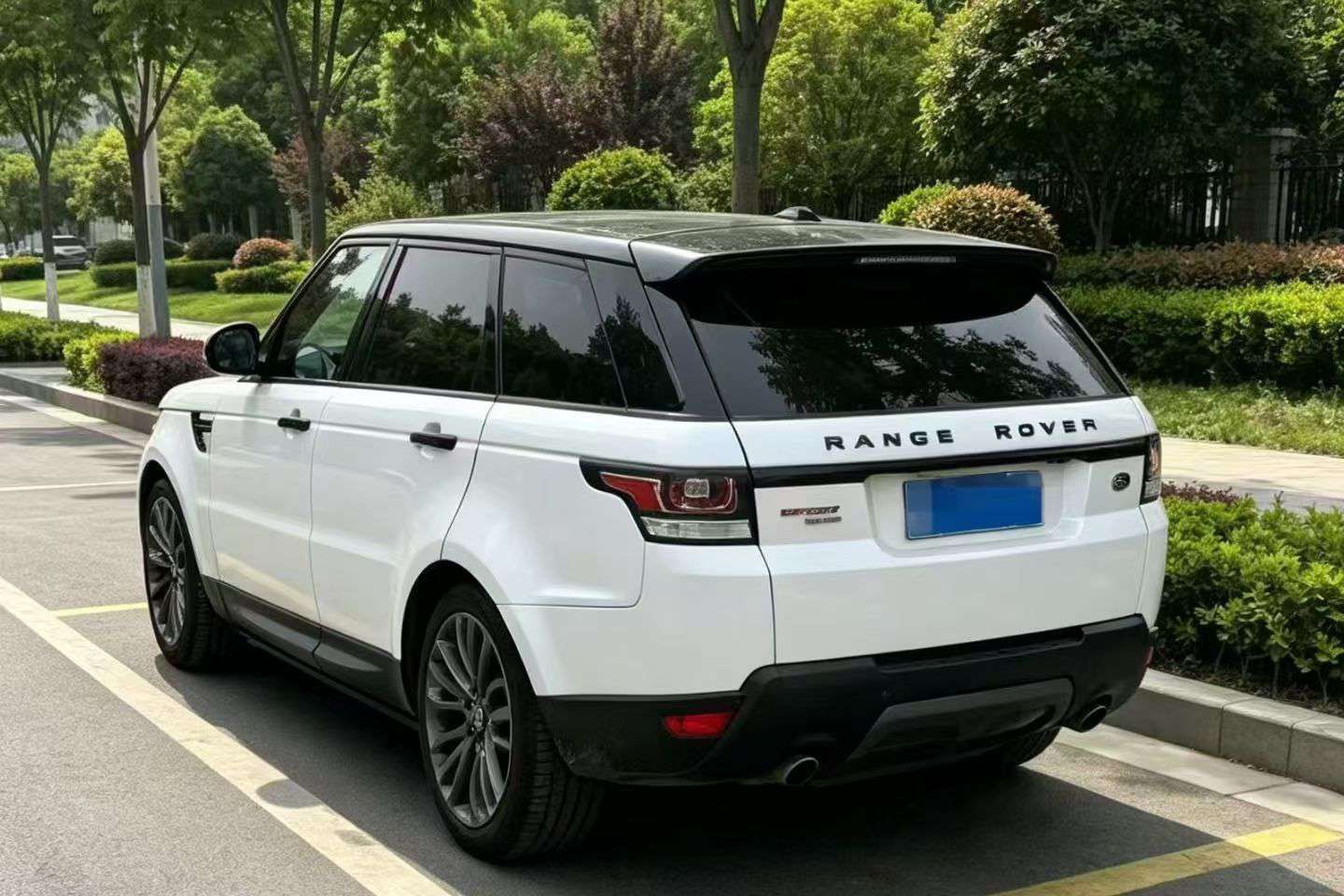 Land Rover Range Rover Sport Gasoline HSE 8