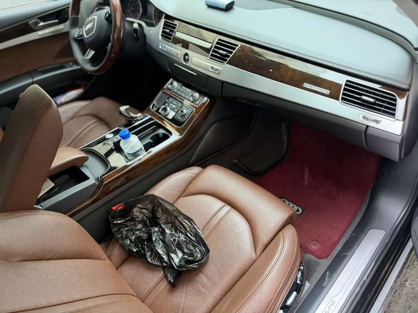 Audi A8L 7