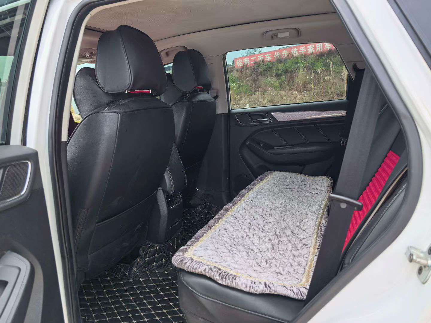 Roewe RX5 1.5T Manual 6