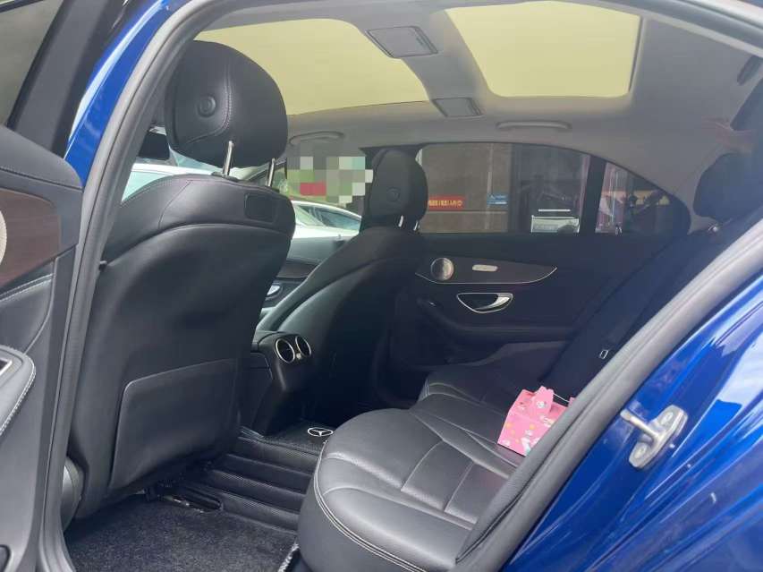Mercedes-Benz C-Class 4