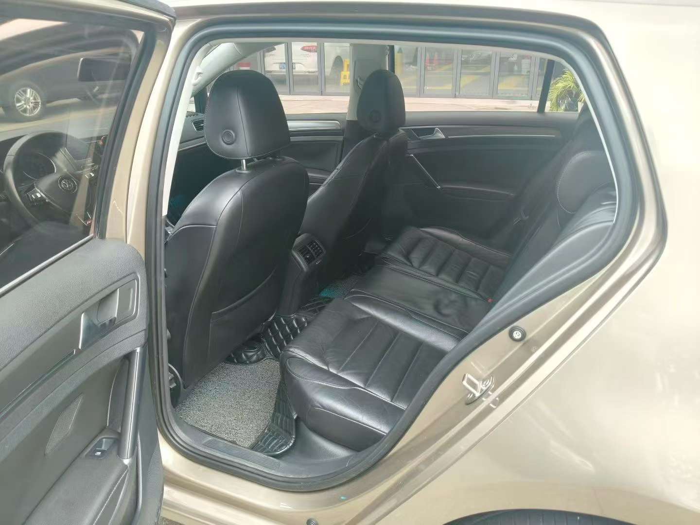 Volkswagen Golf 1.4T 230TSI Automatic Comfort 4