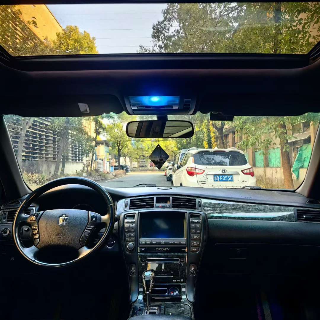Toyota Crown 2