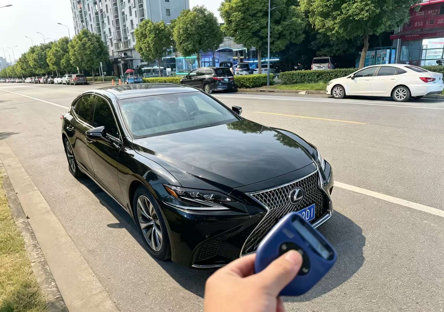 Lexus LS500h 3.5 CVT/Automatic Excellence Edition 2