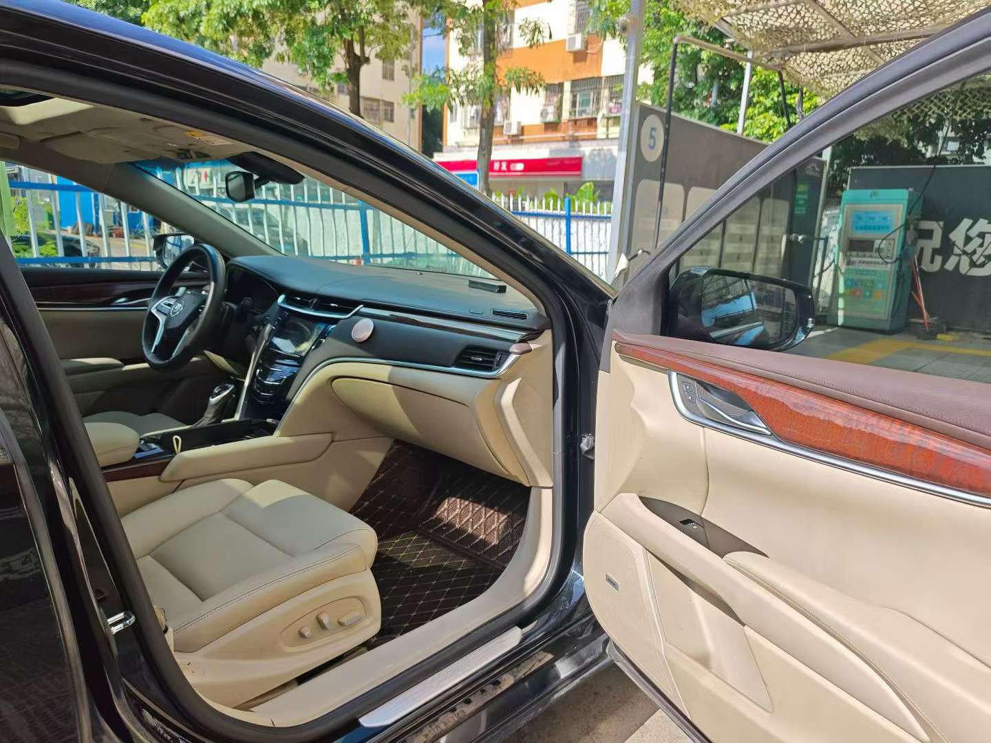 Cadillac XTS 28T Elite 6