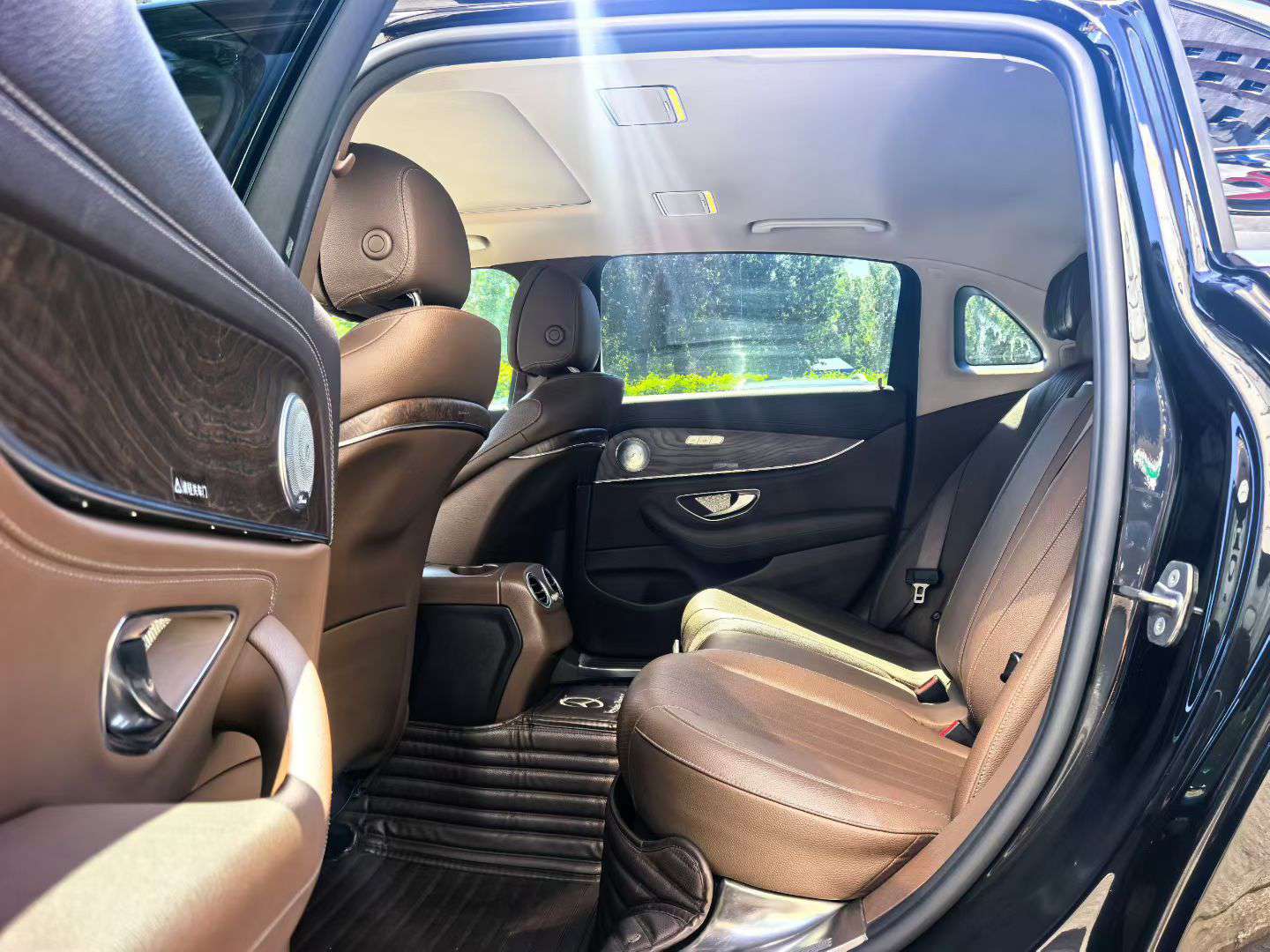 Mercedes-Benz E-Class 2019 E260L 7