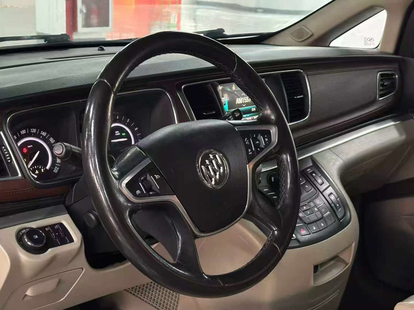 Buick GL8 25S Luxury 2.5L Automatic 7