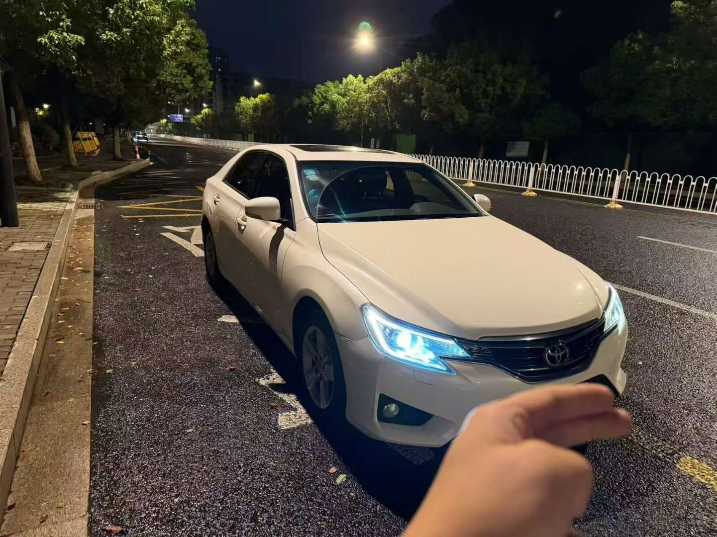 Toyota Reiz 2.5V Jingrui Edition