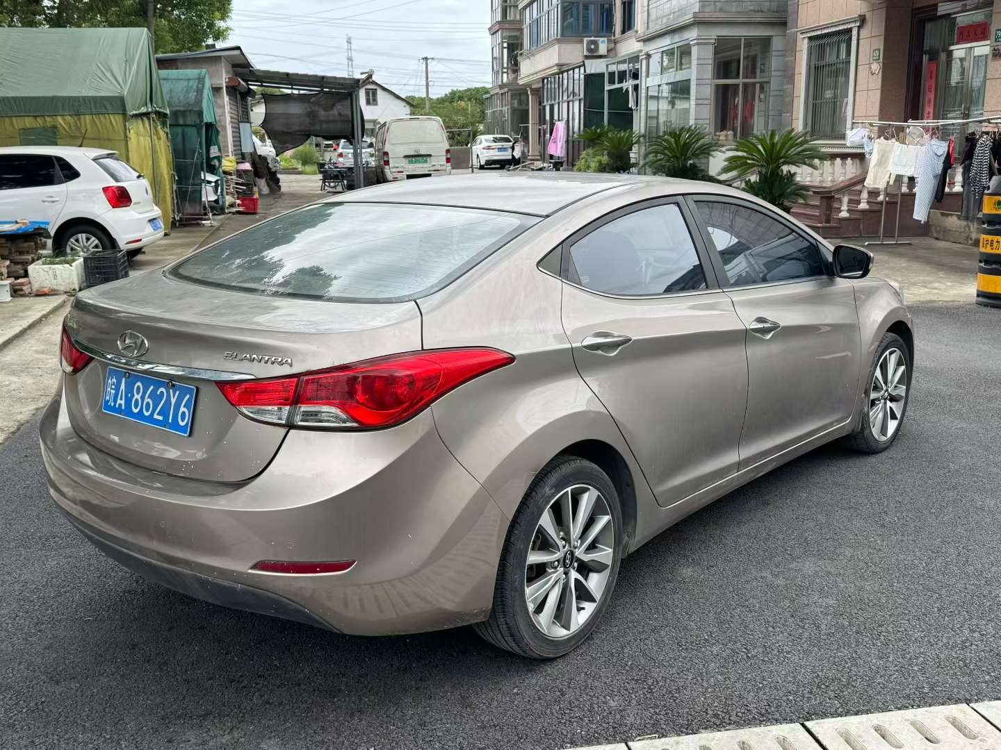Hyundai Elantra 3