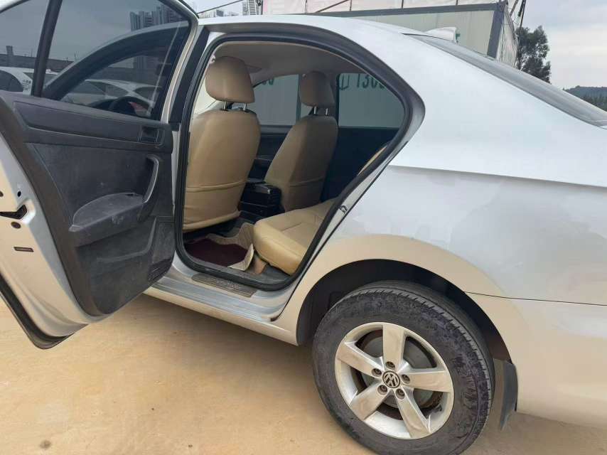 Volkswagen Santana 6