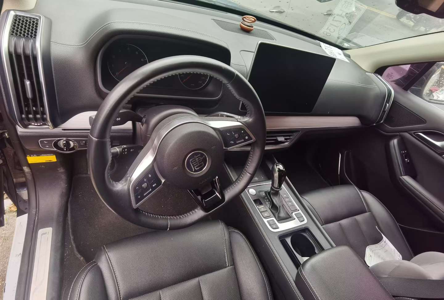 BYD Tang Automatic Panoramic Sunroof 4