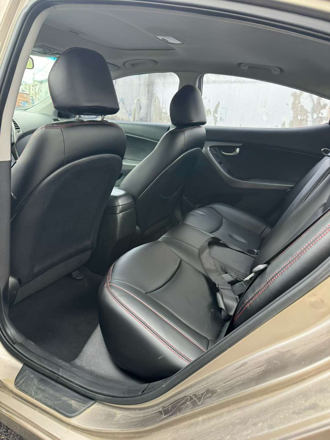 Hyundai Elantra 6