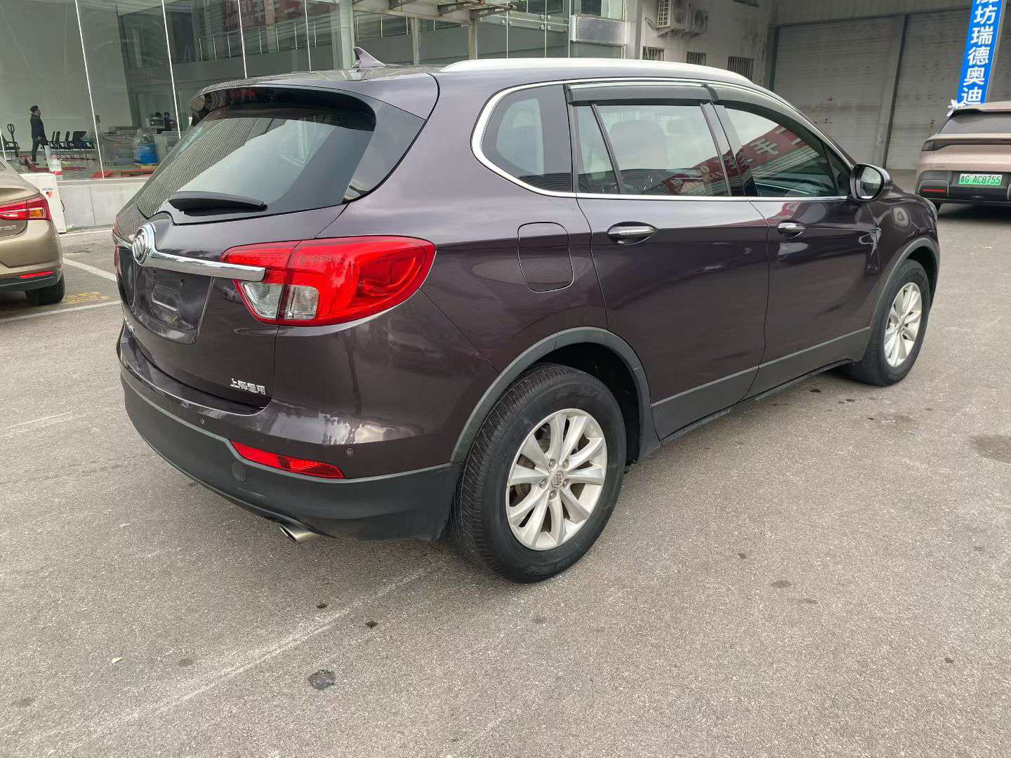 Buick Envision 6