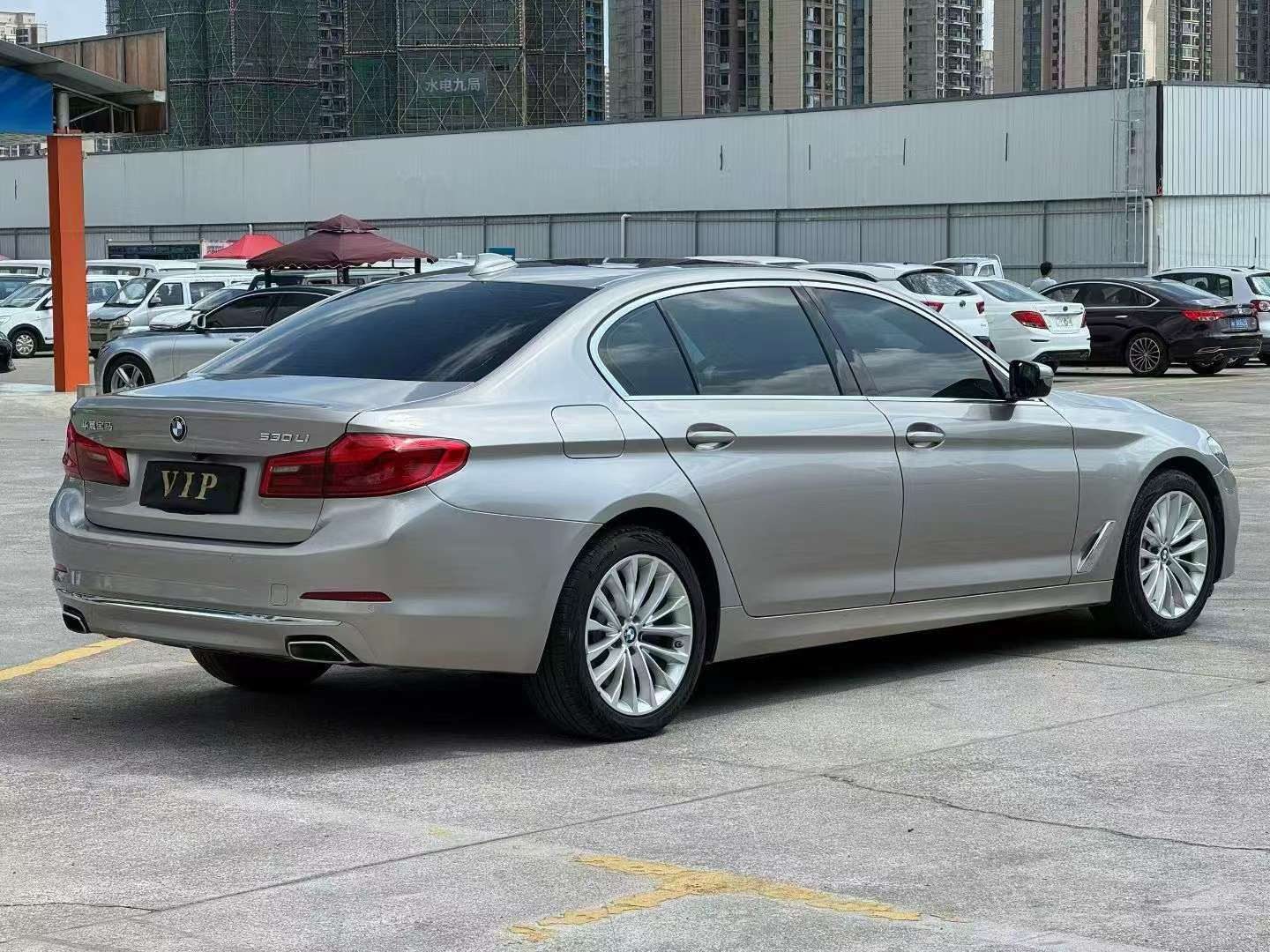 BMW 5 Series 530Li Luxury Edition 7