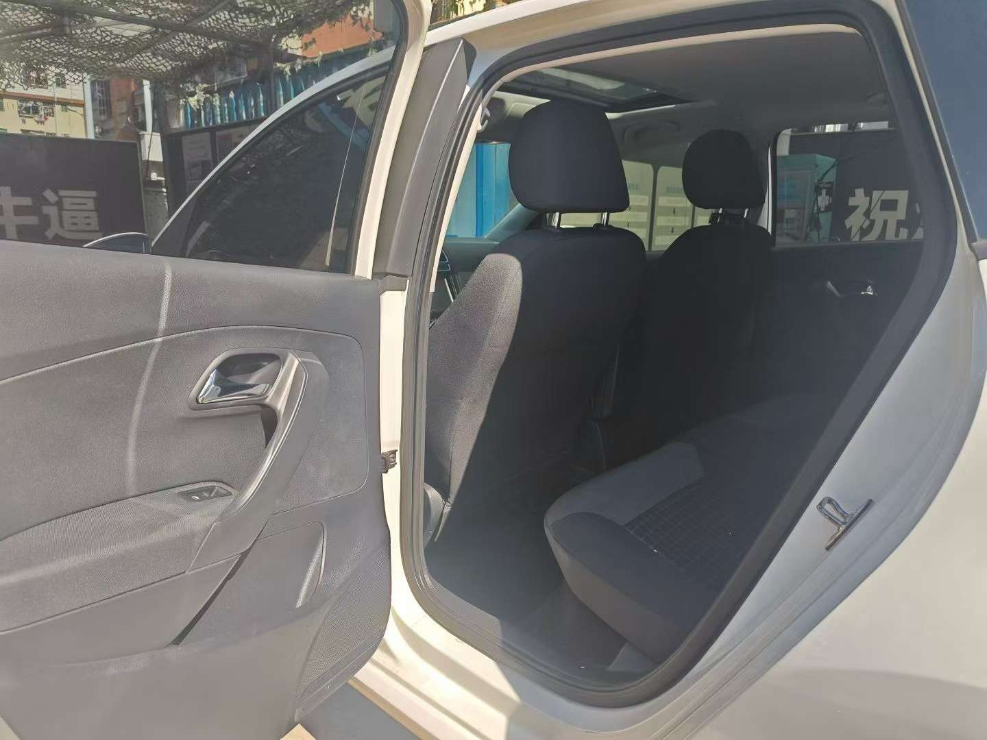 Volkswagen POLO 1.6L Automatic Comfort Edition 5