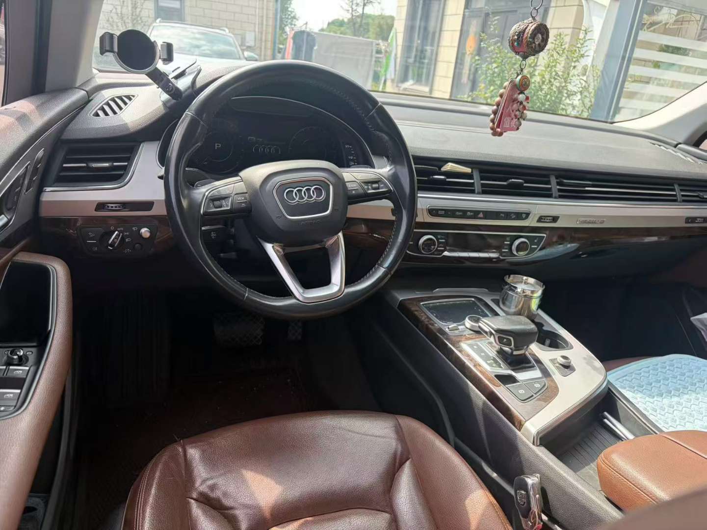 Audi Q7 45 Sport 6