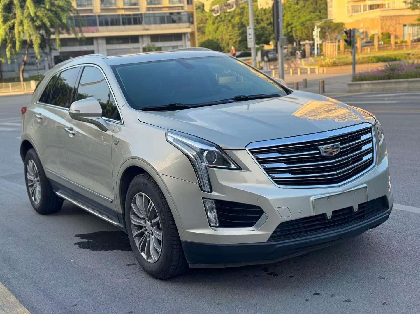 Cadillac XT5 2.0T Automatic Sunroof FWD Luxury Edition 25T 2