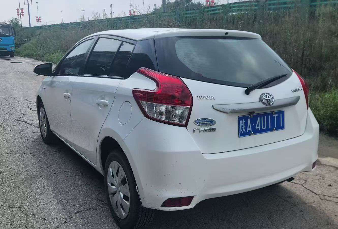 Toyota Yaris L 2015 1.5L 5