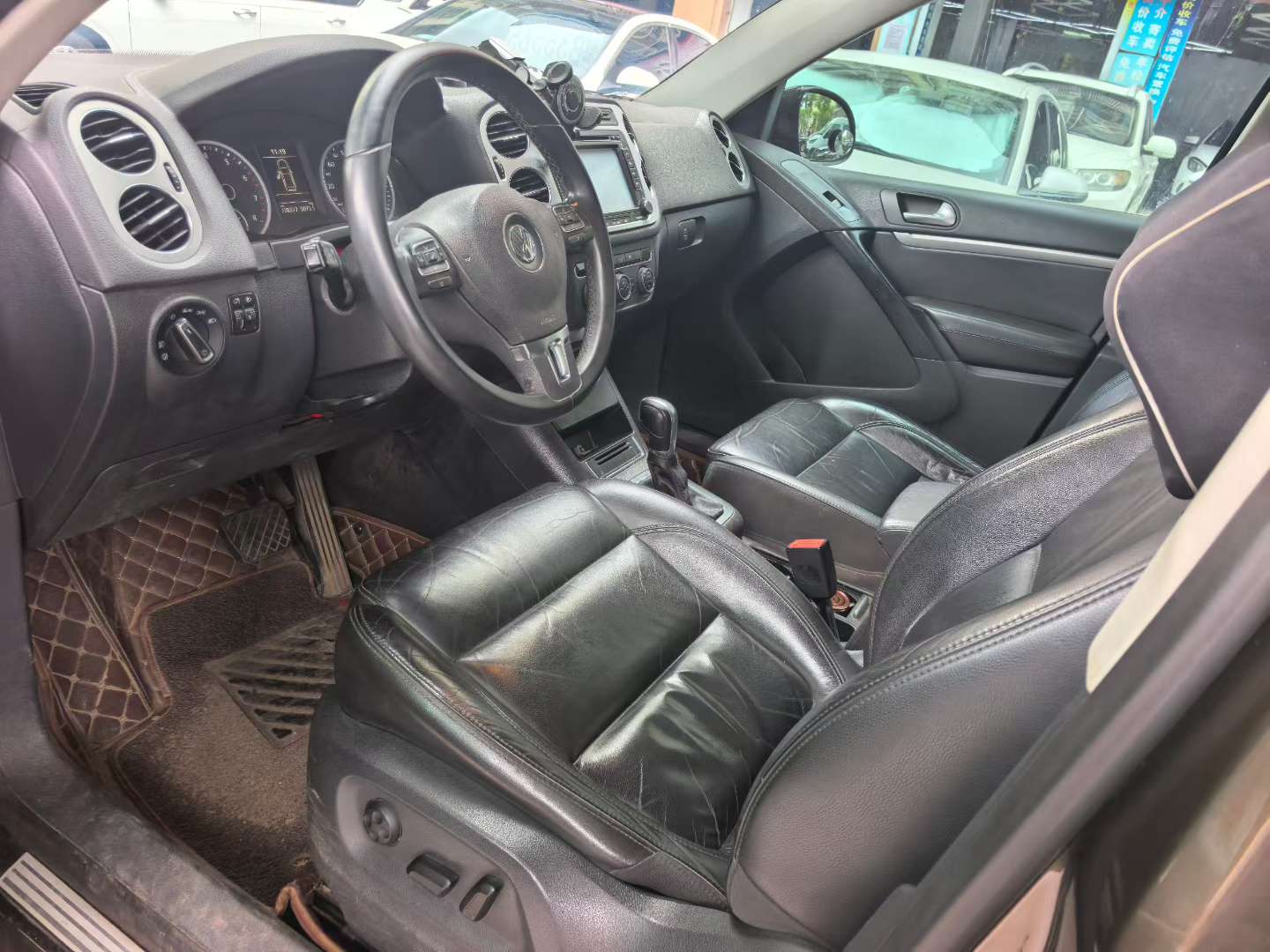 Volkswagen Tiguan 7