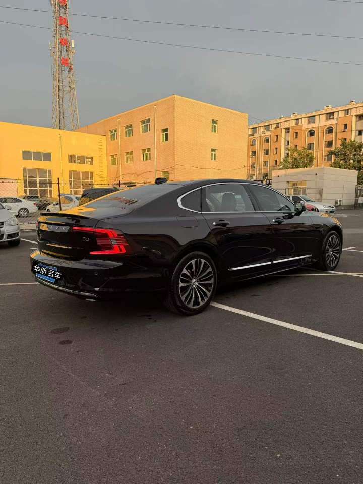 Volvo S90 2022 2.0T 48V Mild Hybrid 9