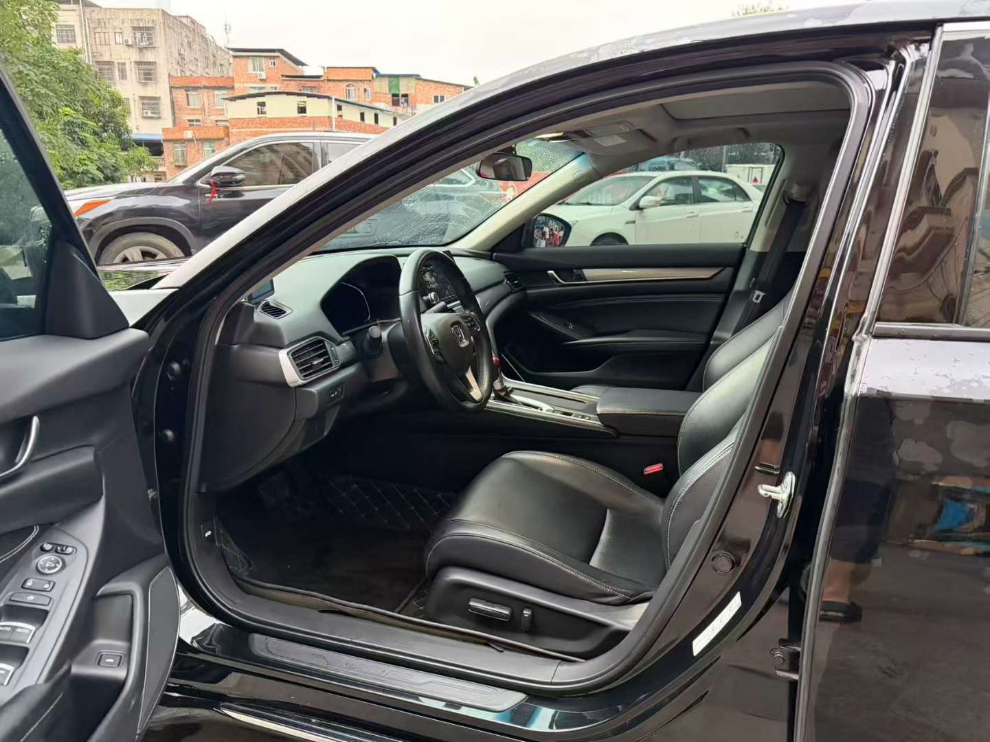 Honda Inspire 1.5T Elegance Trim Automatic Sunroof & Navigation 8