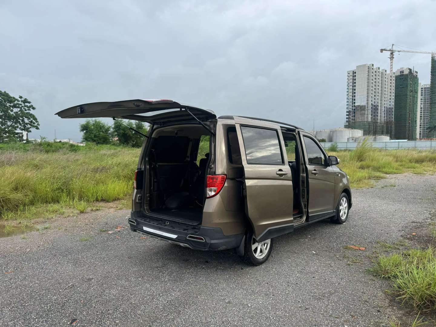 Changan Ouno 1.5L Manual 7-Seater 6