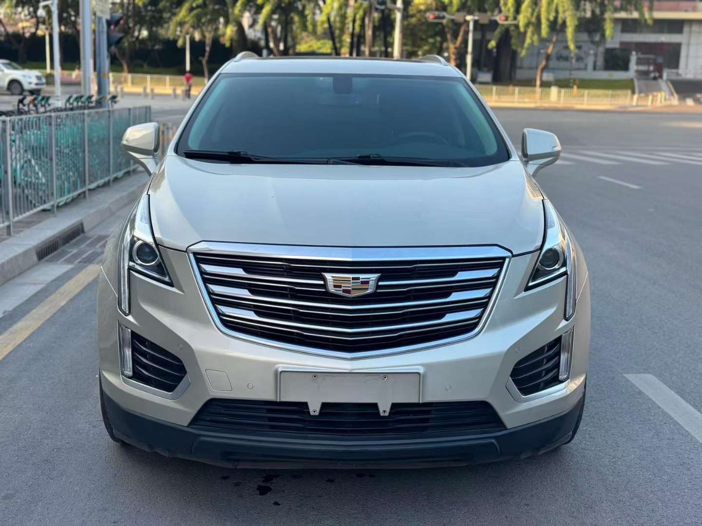 Cadillac XT5 2.0T Automatic Sunroof FWD Luxury Edition 25T