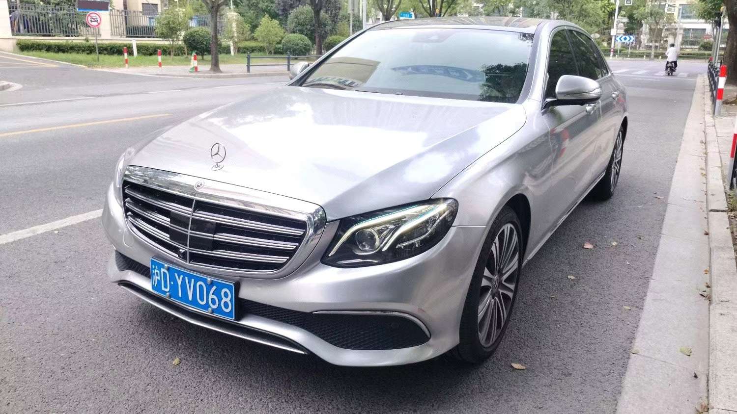 Mercedes-Benz E-Class E320L AWD Top Trim