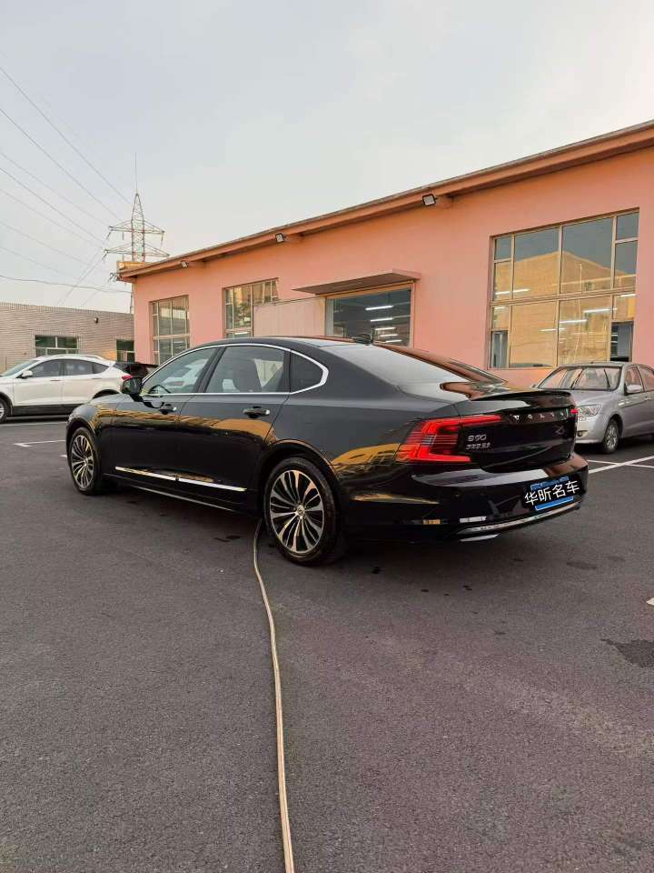 Volvo S90 2022 2.0T 48V Mild Hybrid 8