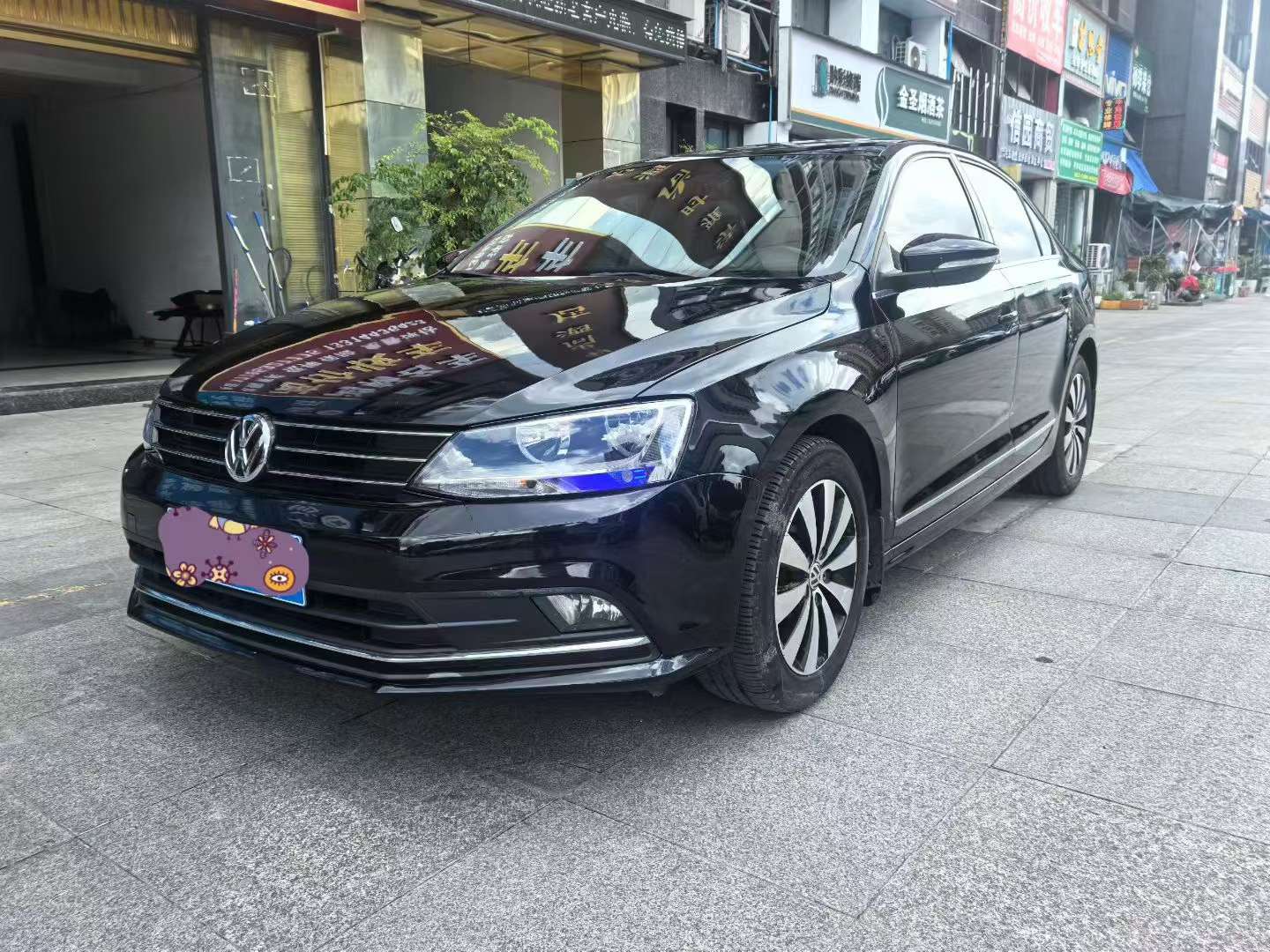 Volkswagen Sagitar 1.6L Manual Sunroof 3