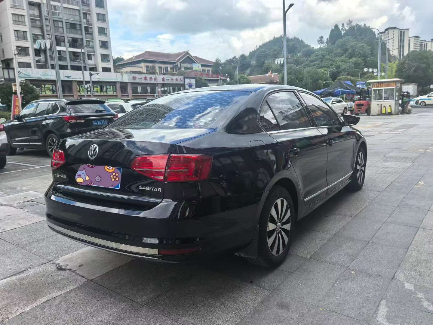 Volkswagen Sagitar 1.6L Manual Sunroof 9