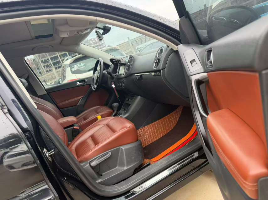 Volkswagen Touran 2.0T 4WD 6