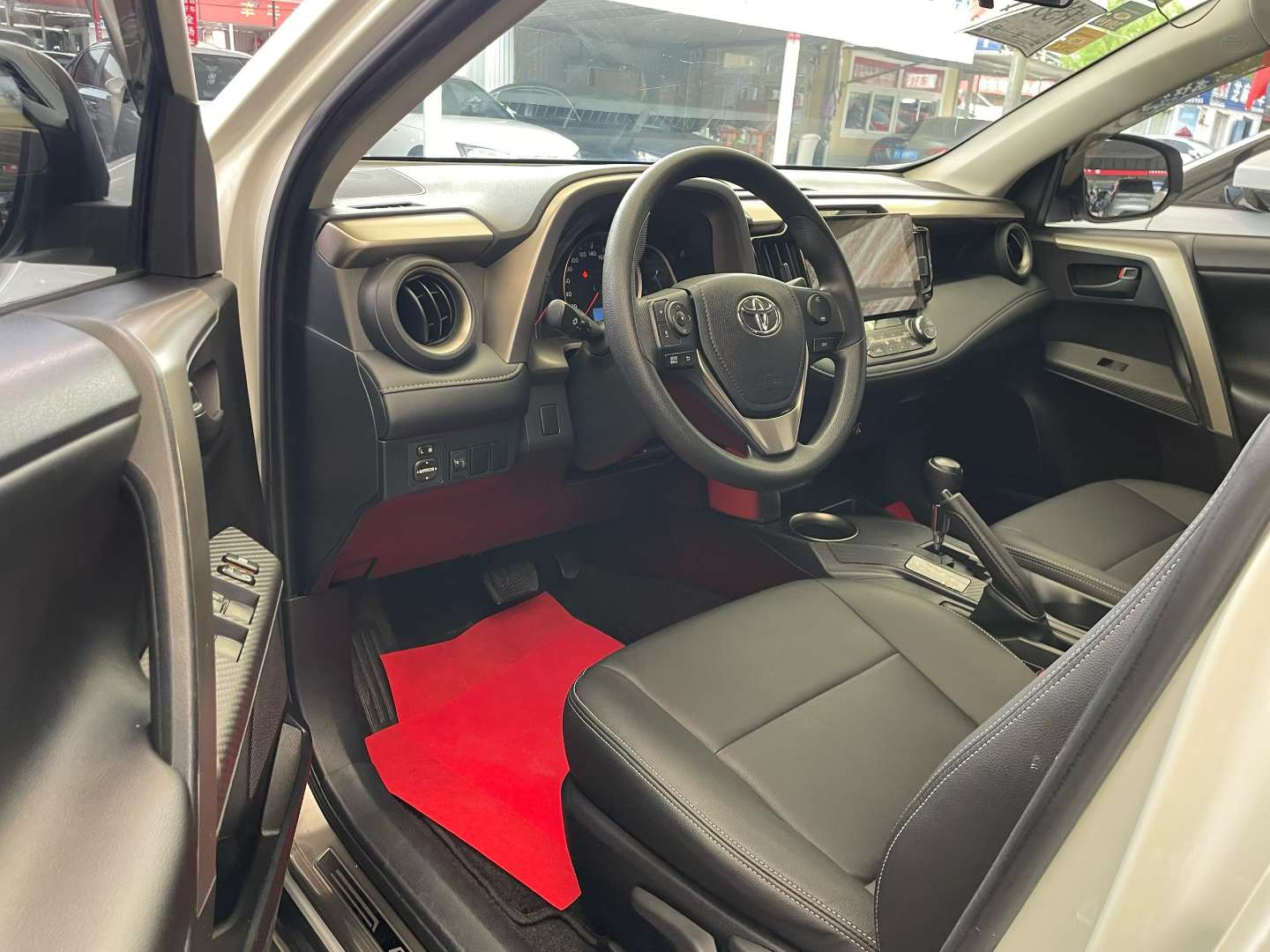 Toyota RAV4 2.0L Automatic Style Edition 2