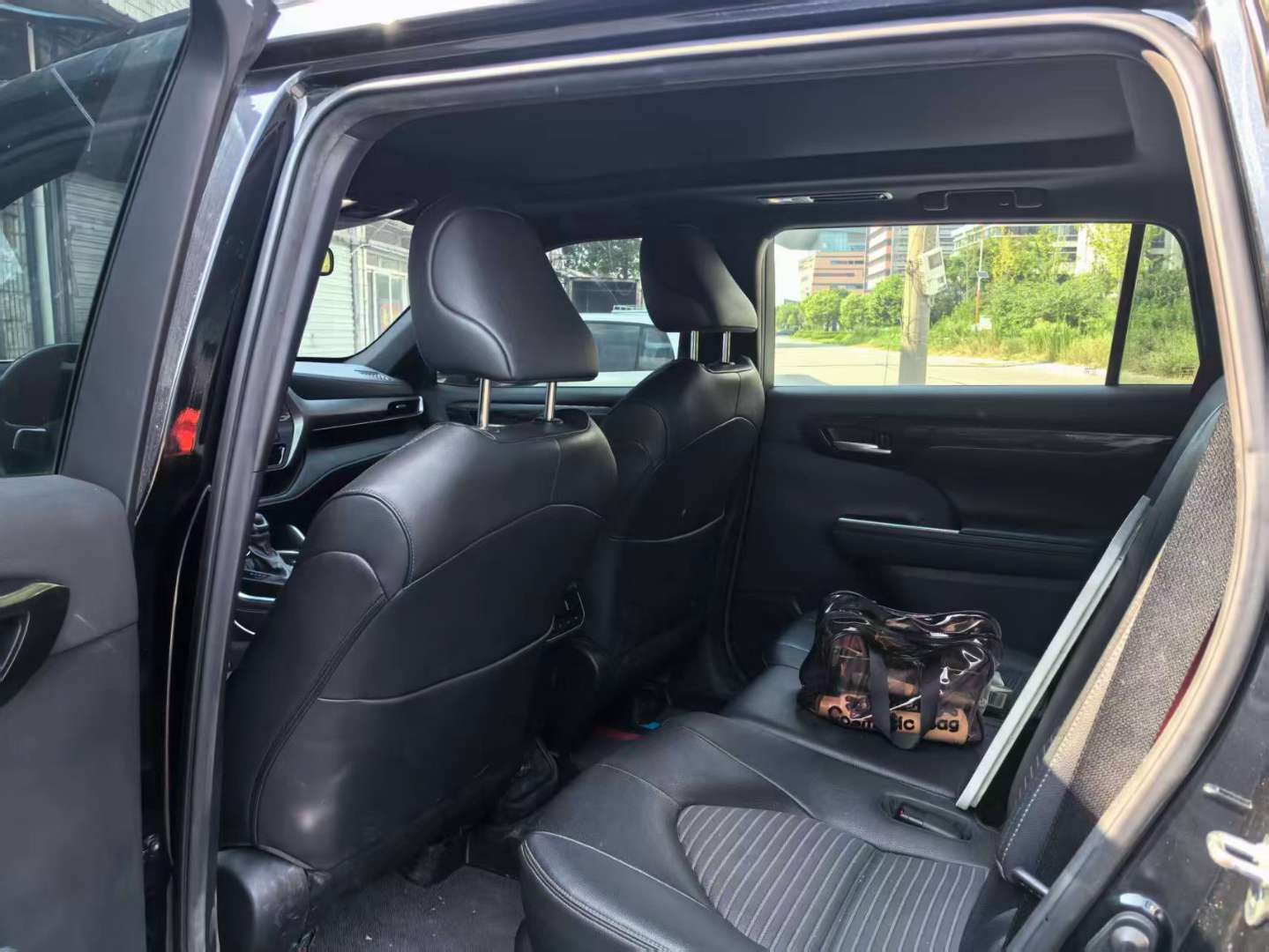 Toyota Crown Kluger 2022 2.5L AWD Luxury 3