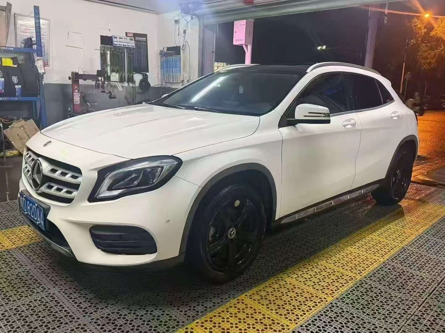 Mercedes-Benz GLA 200 Fashion 3