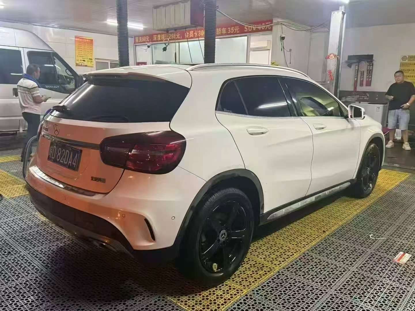 Mercedes-Benz GLA 200 Fashion 9