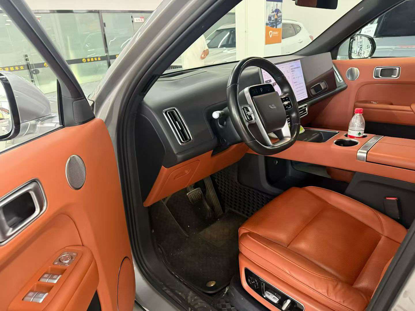 Li Auto L8 9